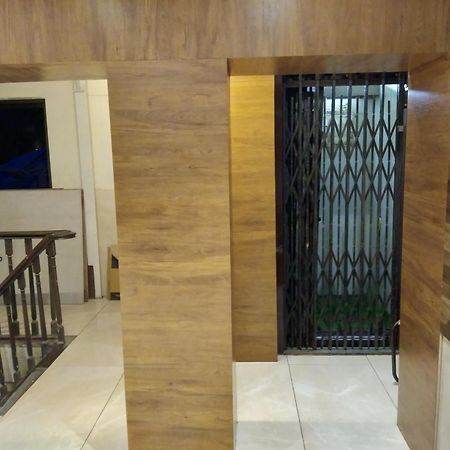 מומביי Rk Hotel-Near Grant Road Railway Station מראה חיצוני תמונה
