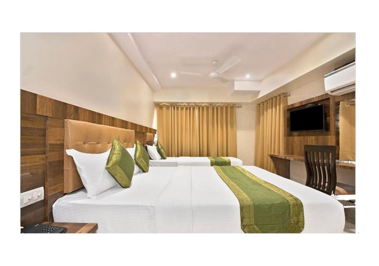 מומביי Rk Hotel-Near Grant Road Railway Station מראה חיצוני תמונה