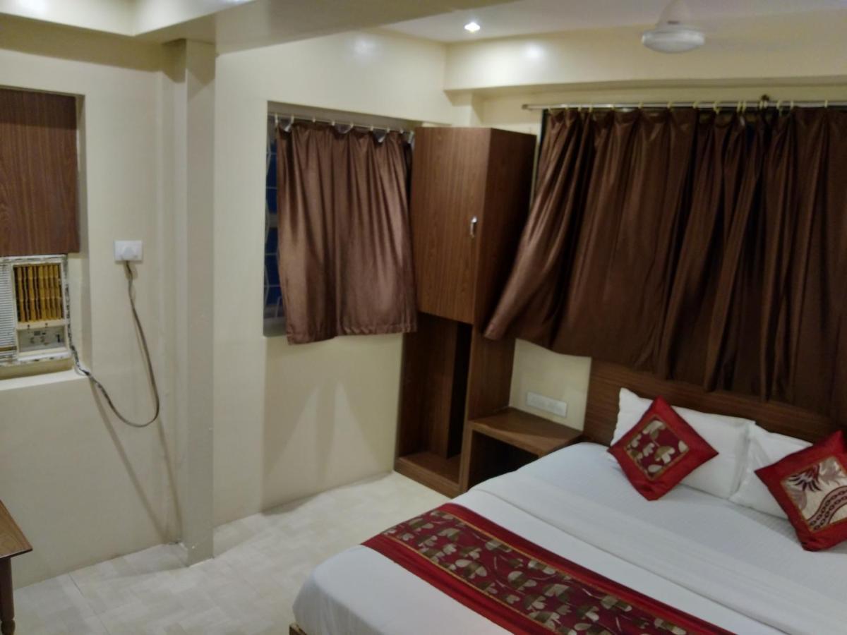 מומביי Rk Hotel-Near Grant Road Railway Station מראה חיצוני תמונה