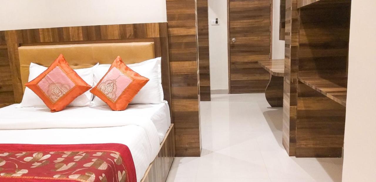 מומביי Rk Hotel-Near Grant Road Railway Station מראה חיצוני תמונה