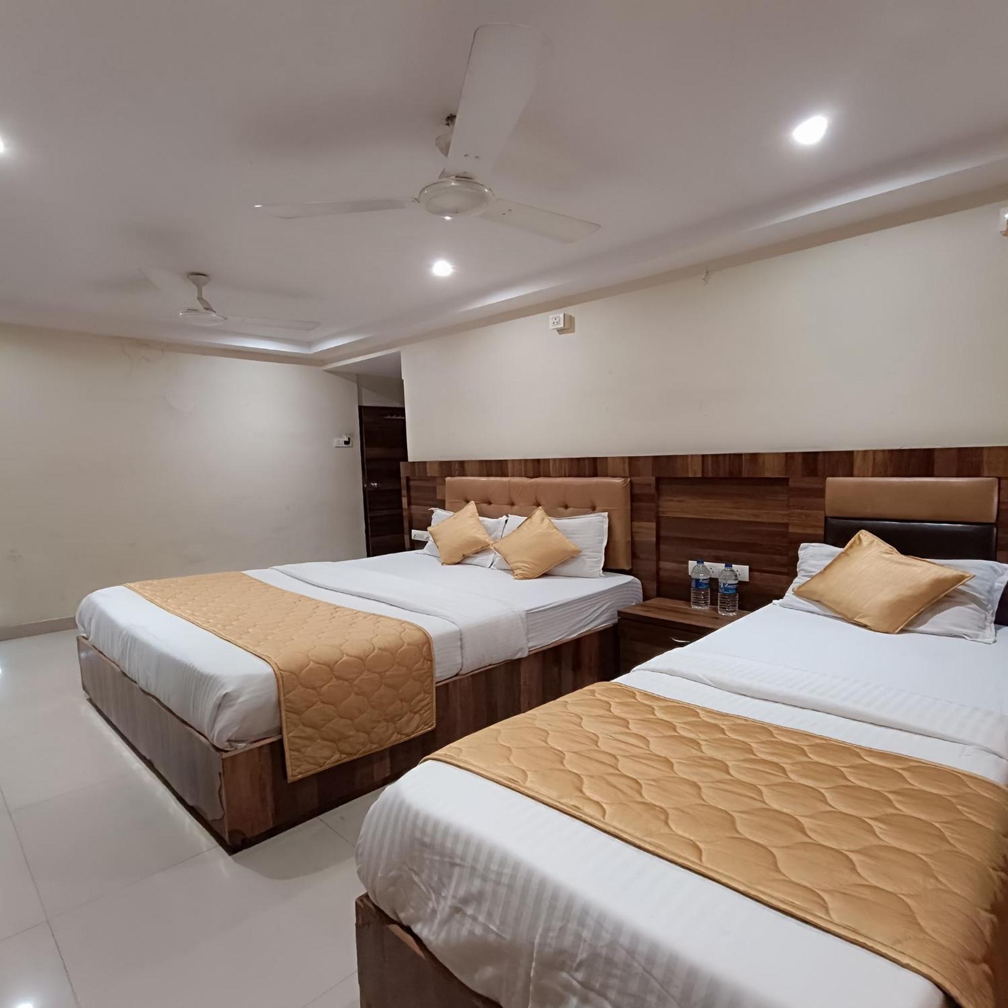 מומביי Rk Hotel-Near Grant Road Railway Station מראה חיצוני תמונה